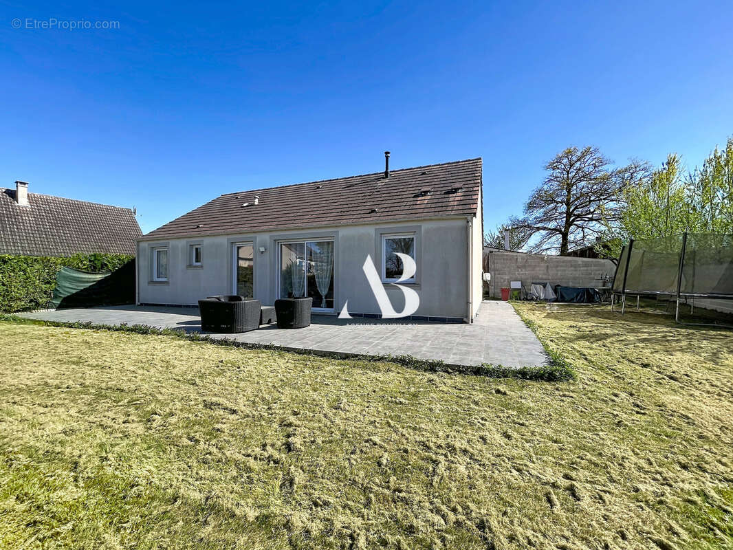 Maison à VILLENEUVE-LES-BORDES