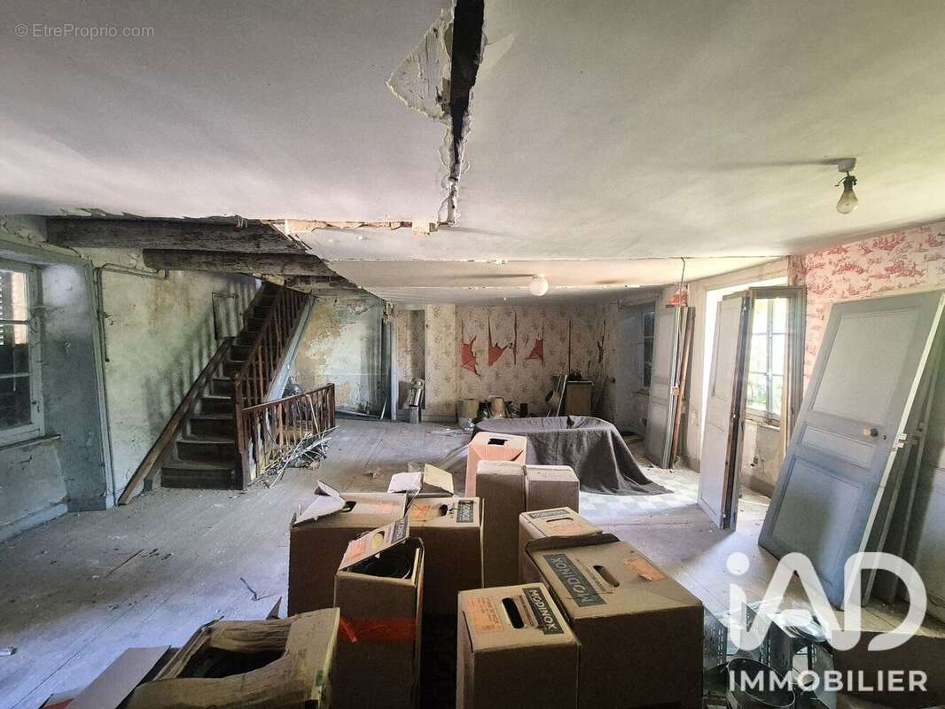 Maison 150 m² à Vernet-La-Varenne  - photo 4