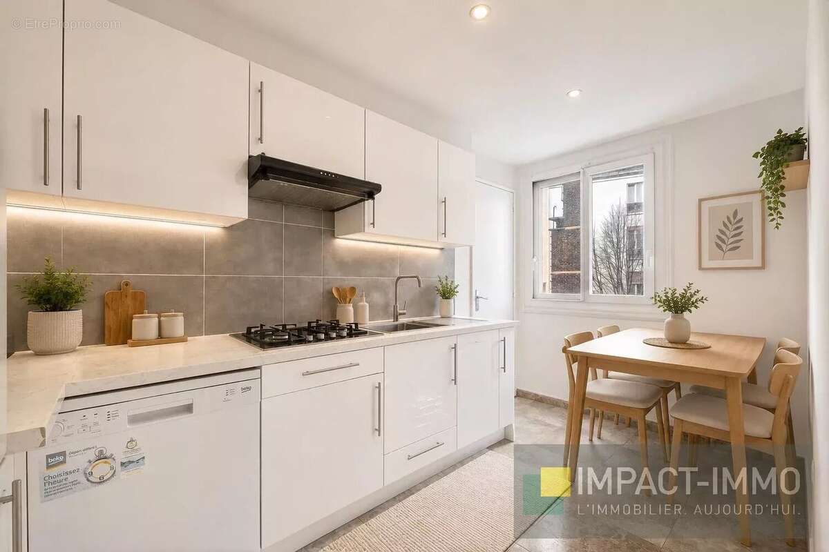 Appartement à COURBEVOIE