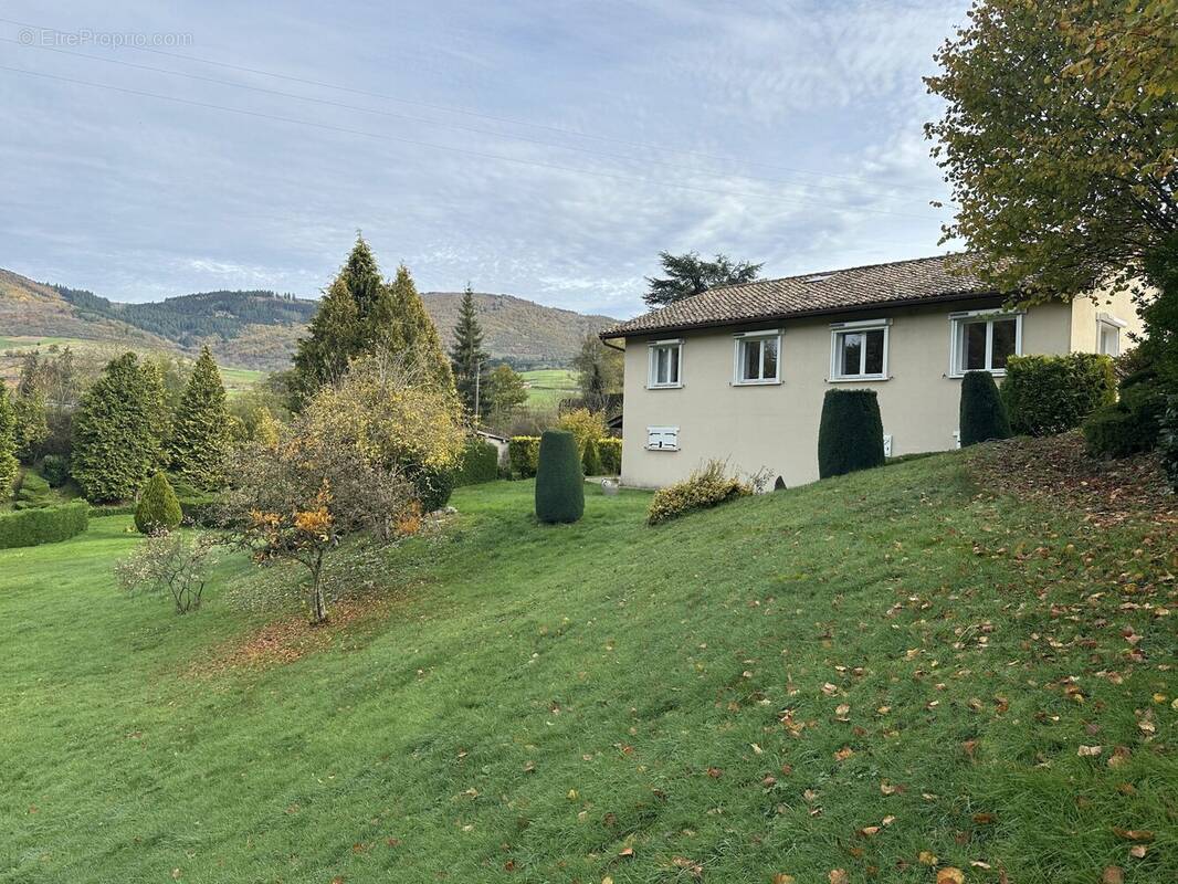 Maison à SAINT-DIDIER-SUR-BEAUJEU