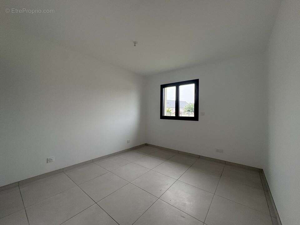 Maison à COGNAT-LYONNE