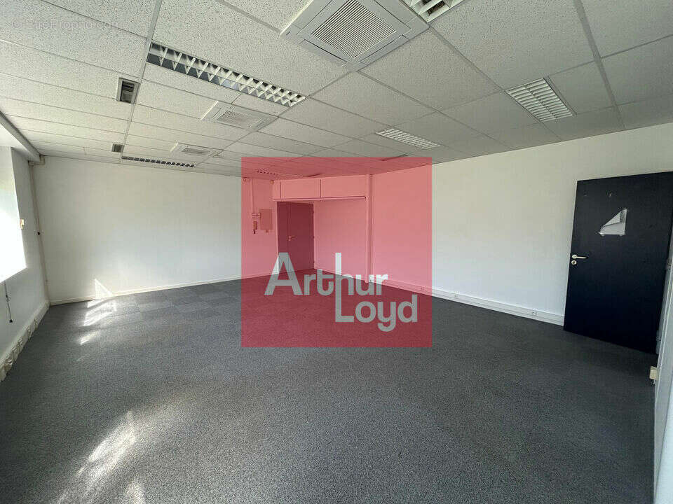Commerce 49 m² à Estillac  - photo 2
