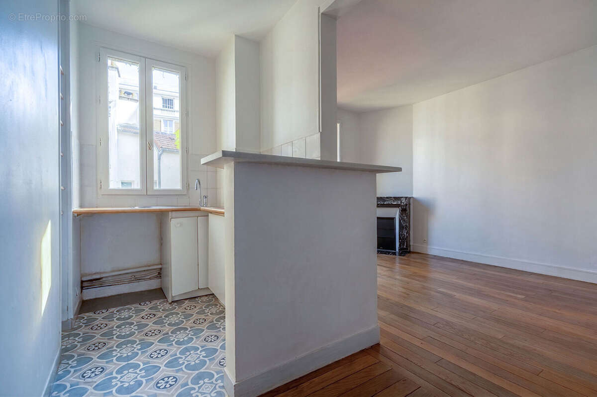 Appartement à PARIS-14E