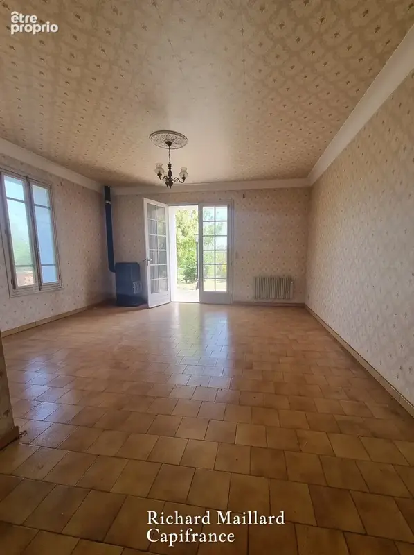 EXCLUSIVITÉ — Maison de caractère à fort potentiel à rénover — Cadre naturel exceptionnel  sur 3 300 m² de terrain - photo 14