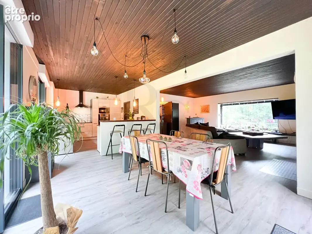 Vente d'une maison t8 (248 m²) à domfront en poiraie - photo 2