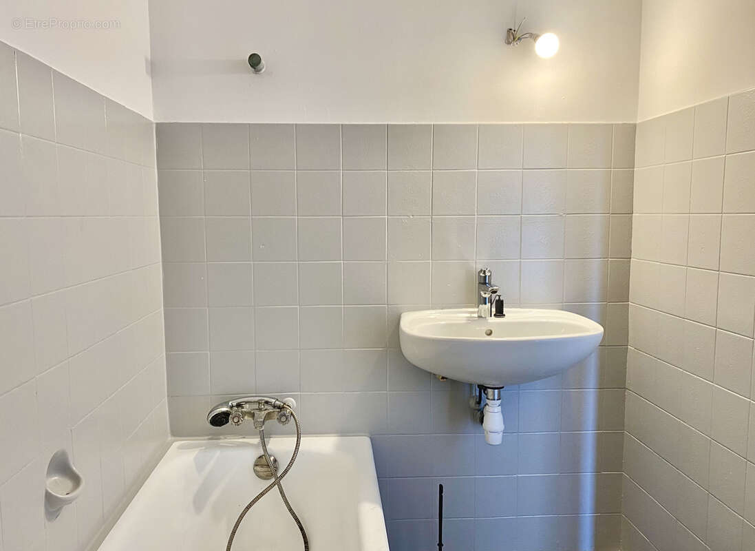 Salle de bains - Appartement à CAGNES-SUR-MER