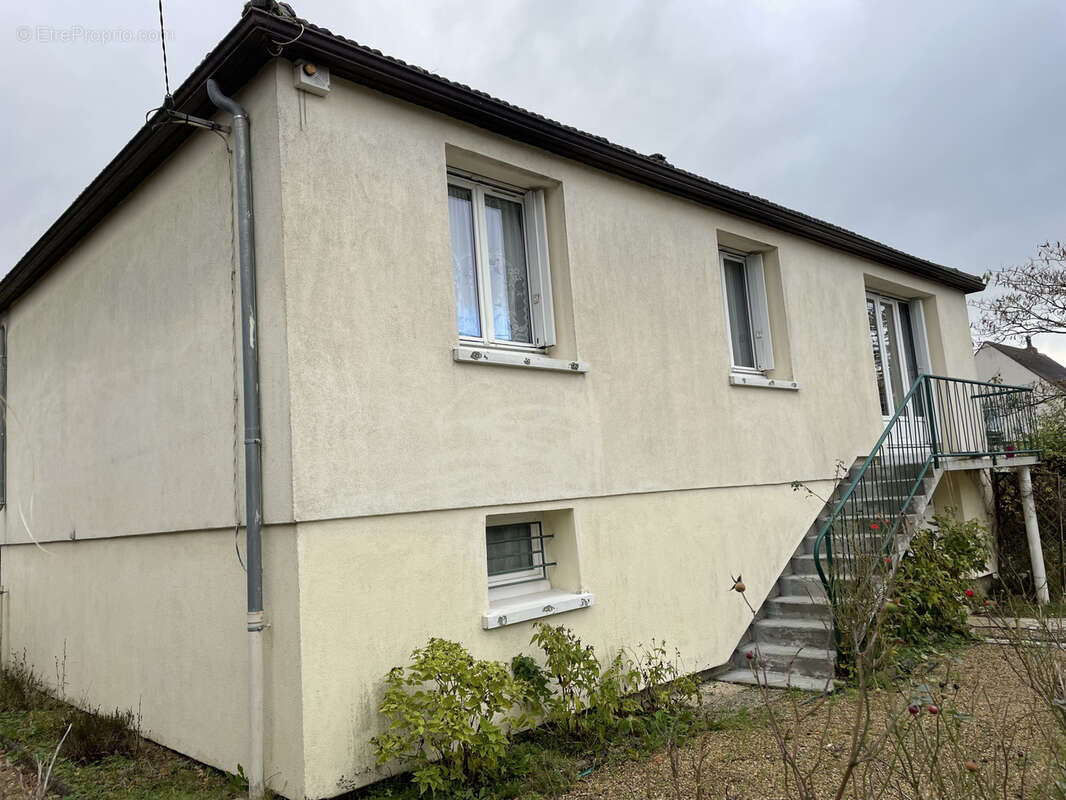 Maison à SAINTE-GENEVIEVE