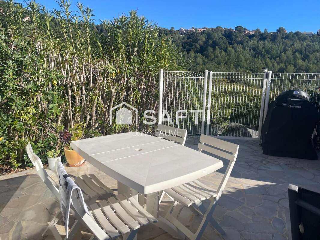 Photo 4 - Appartement à ROQUEBRUNE-SUR-ARGENS