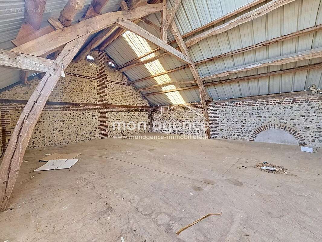 Maison à MONTMAIN