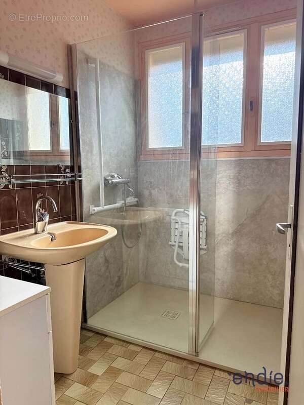 Maison 114 m² à Bourbon-Lancy  - photo 7