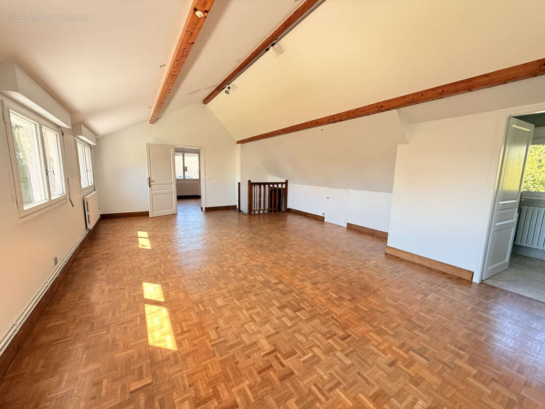 Maison à SAINT-PRYVE-SAINT-MESMIN