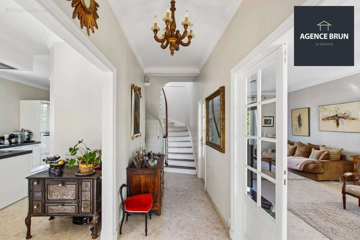 Maison à SAINT-MAUR-DES-FOSSES