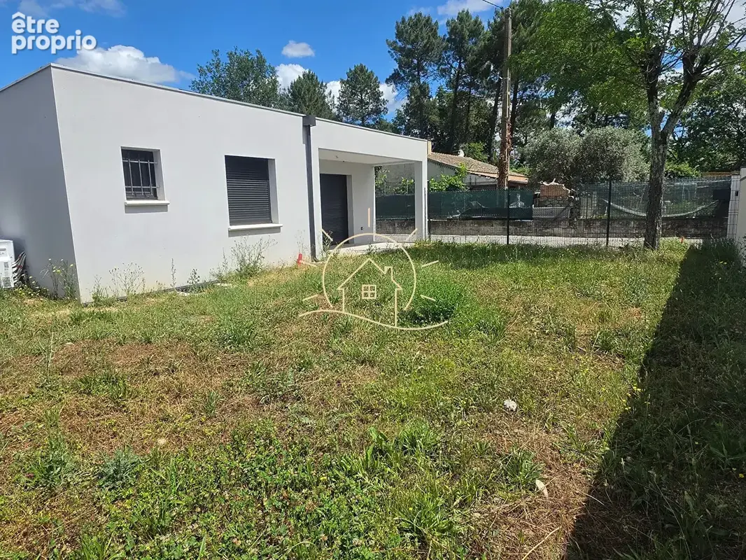 RUOMS - Villa neuve de plain-pied, toit plat - photo 2
