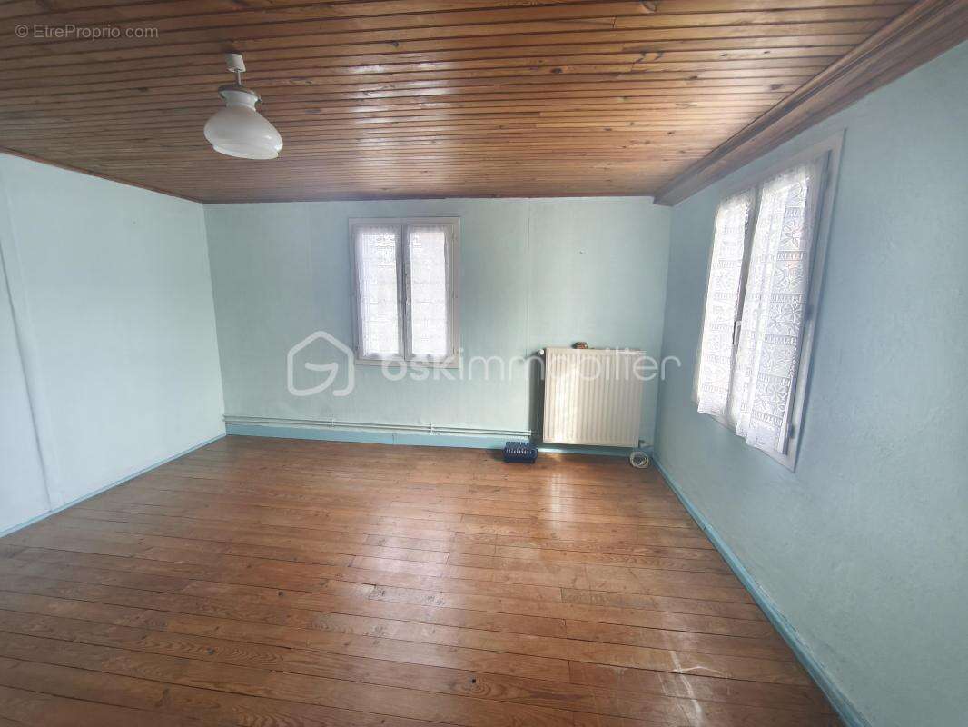 Maison à MOULIN-NEUF