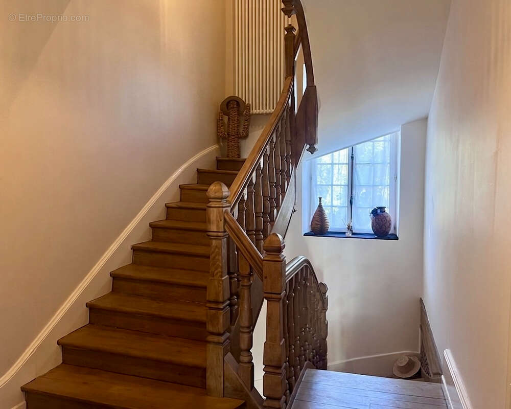 Maison à VARENNES-VAUZELLES