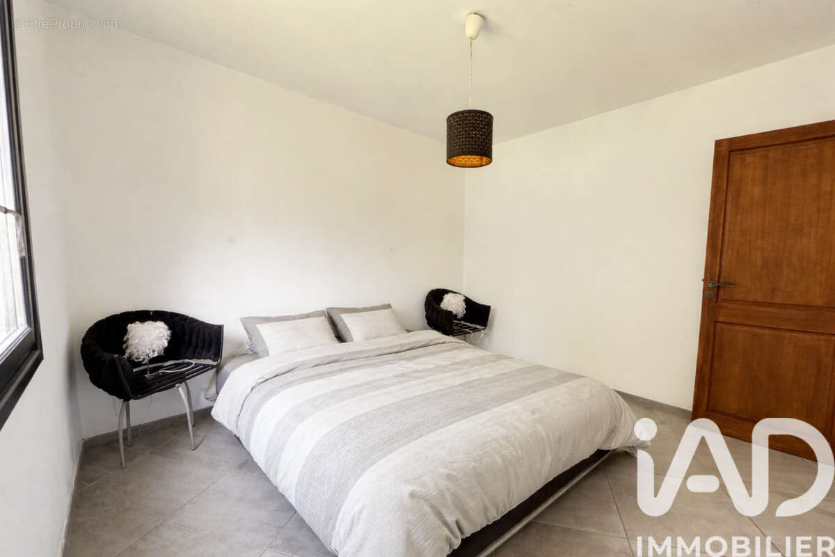 Maison 100 m² à Morieres-Les-Avignon  - photo 6