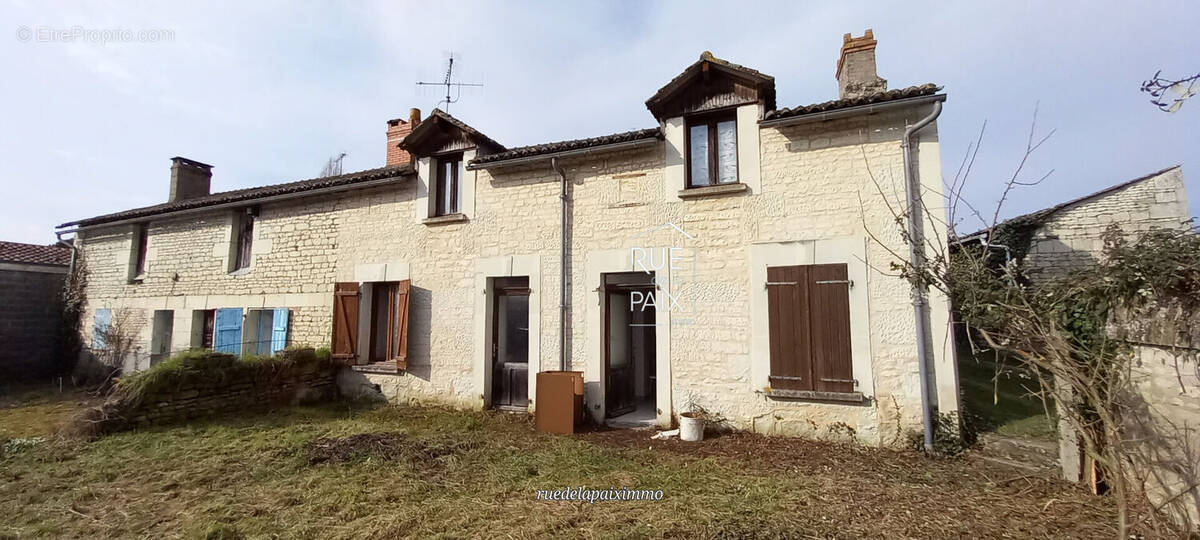 Maison à BERTHEGON
