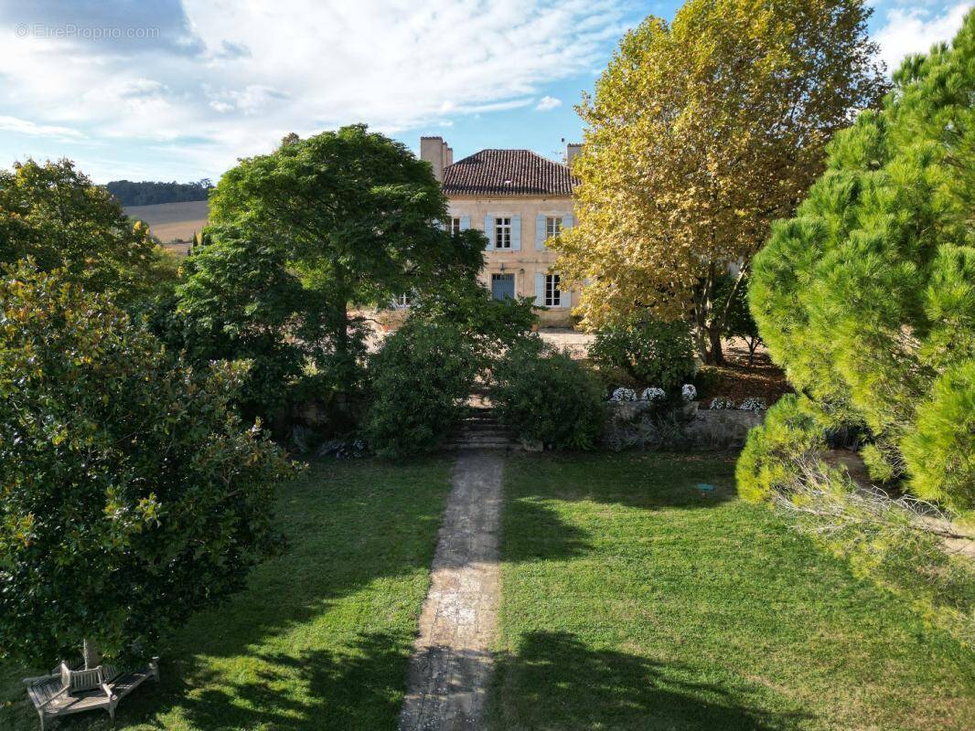 Maison à VIC-FEZENSAC