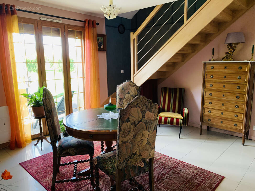 Maison à VILLETHIERRY