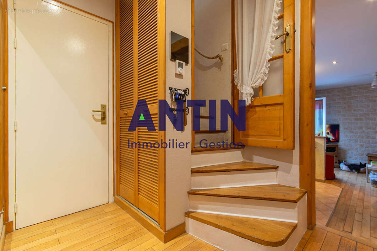 Appartement à LA GARENNE-COLOMBES