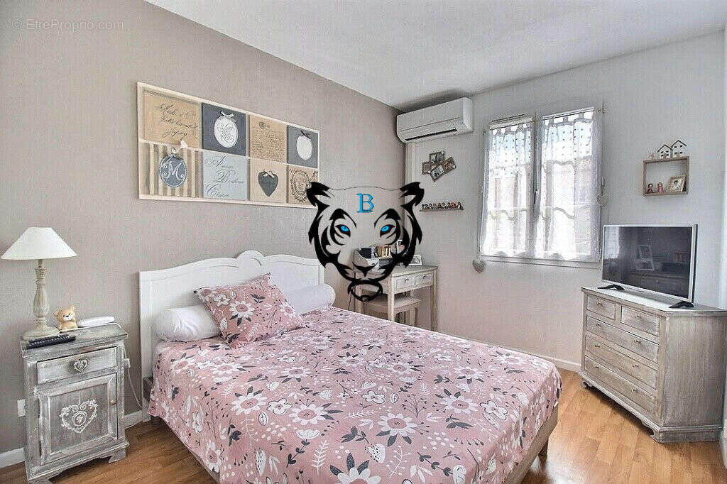 Maison à ROQUEBRUNE-SUR-ARGENS