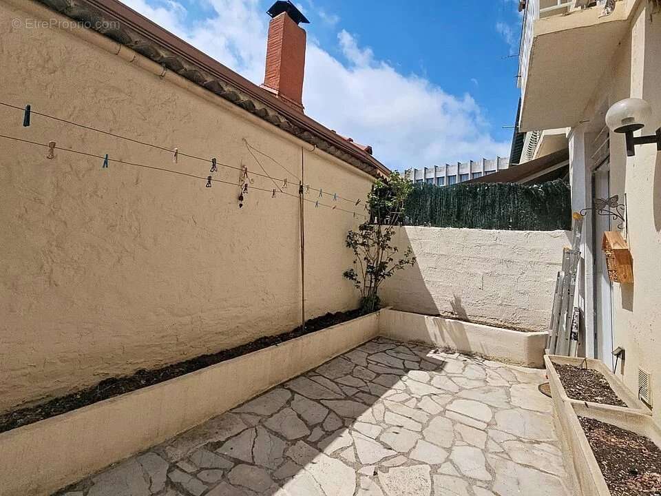 CANNES basse Californie,  immeuble de 145m² habitables en "monopropriété" - photo 17