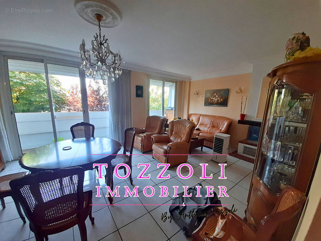 Appartement à BRON