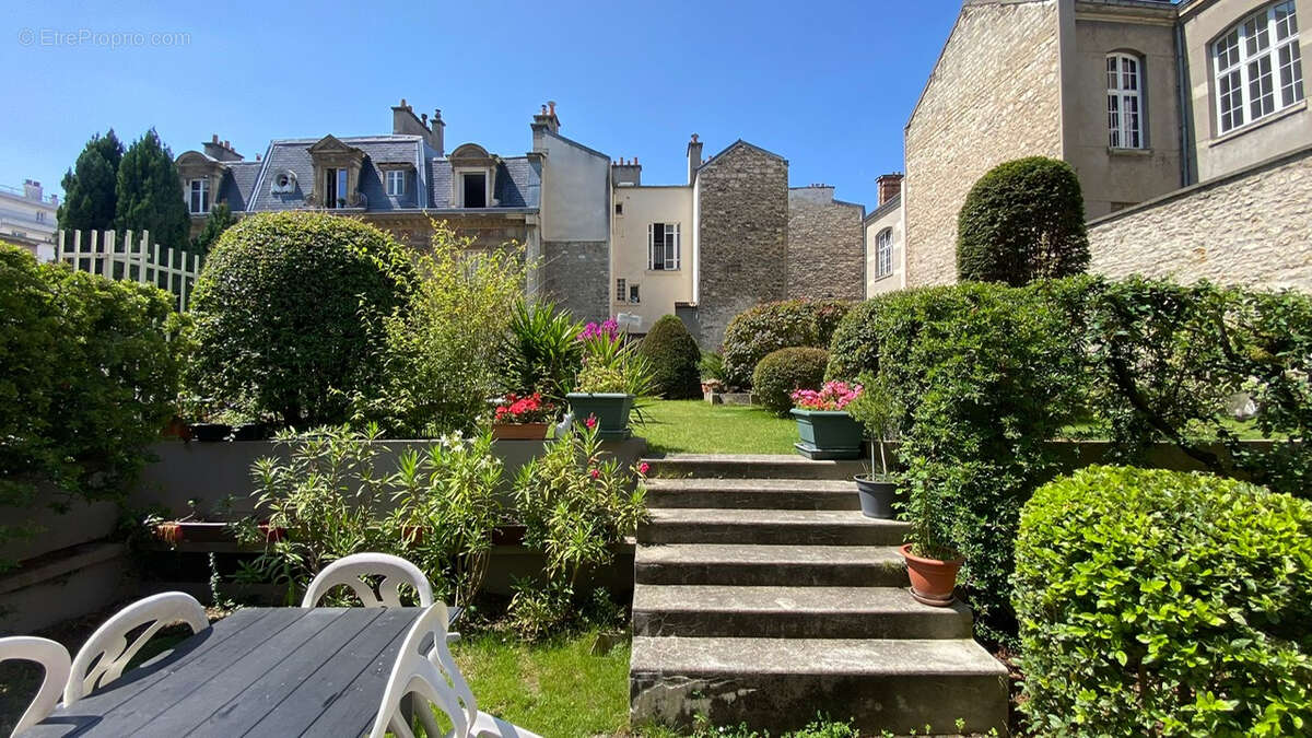 Appartement à PARIS-20E