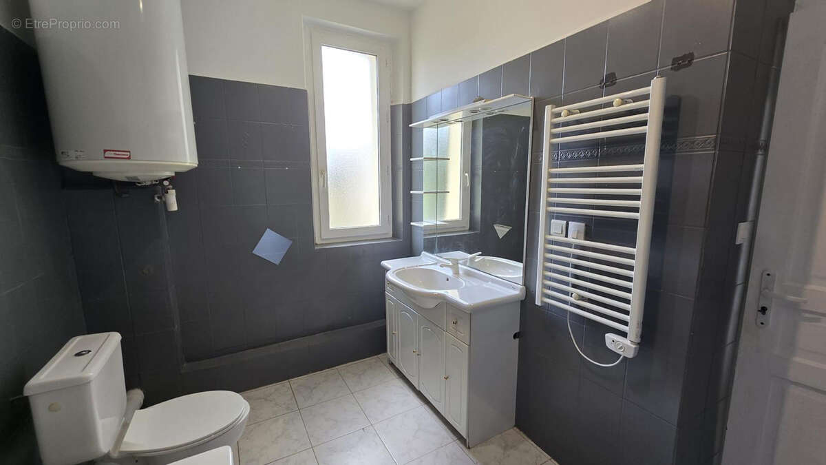 Maison à LE CASTELLET