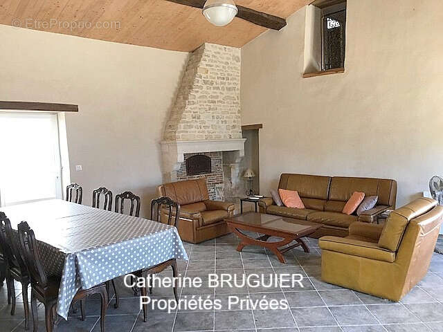 Belle charentaise rénovée - 198 m² -  6 chambres- Marais Poitevin - photo 4