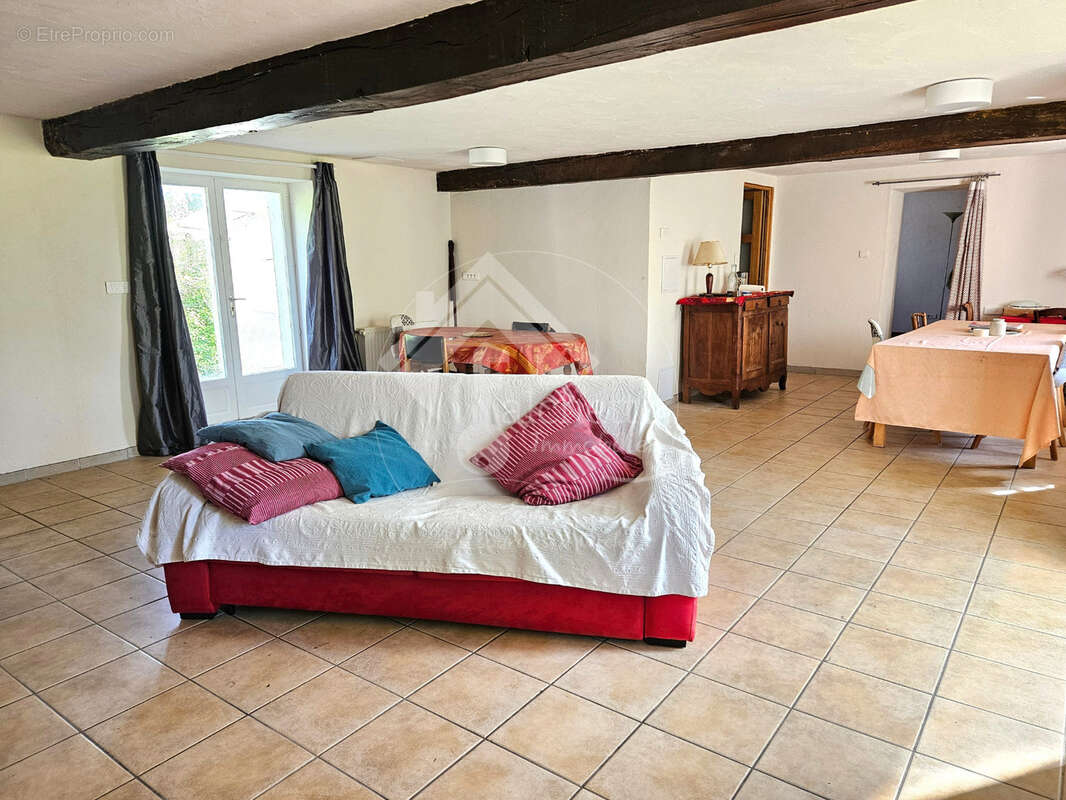 Maison à JALIGNY-SUR-BESBRE