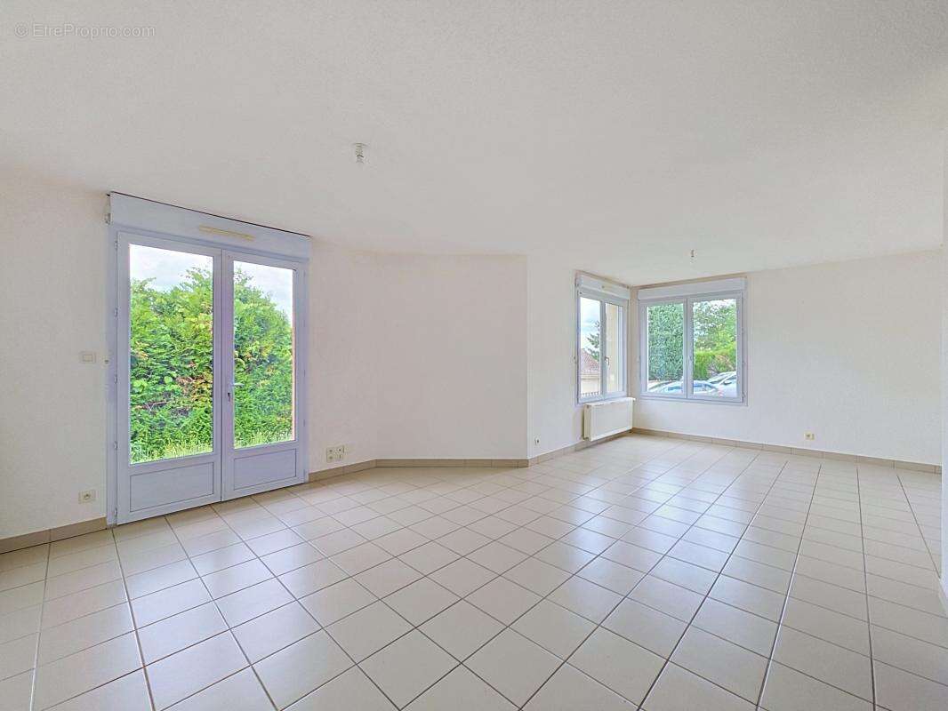 Maison - 3 Chambres - Garage - Jardin - Proche centre village - photo 15