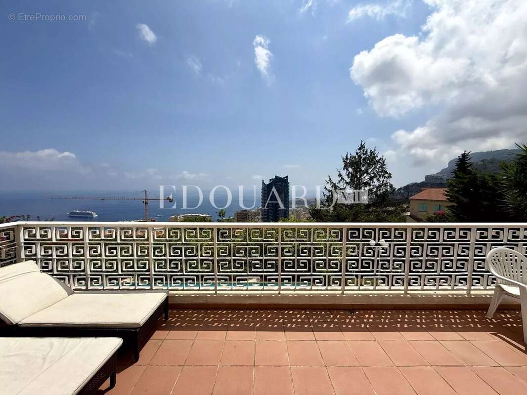 Dans un domaine privé et sécurisé, à vendre villa de prestige avec vue panoramique sur la Principauté de Monaco - photo 12