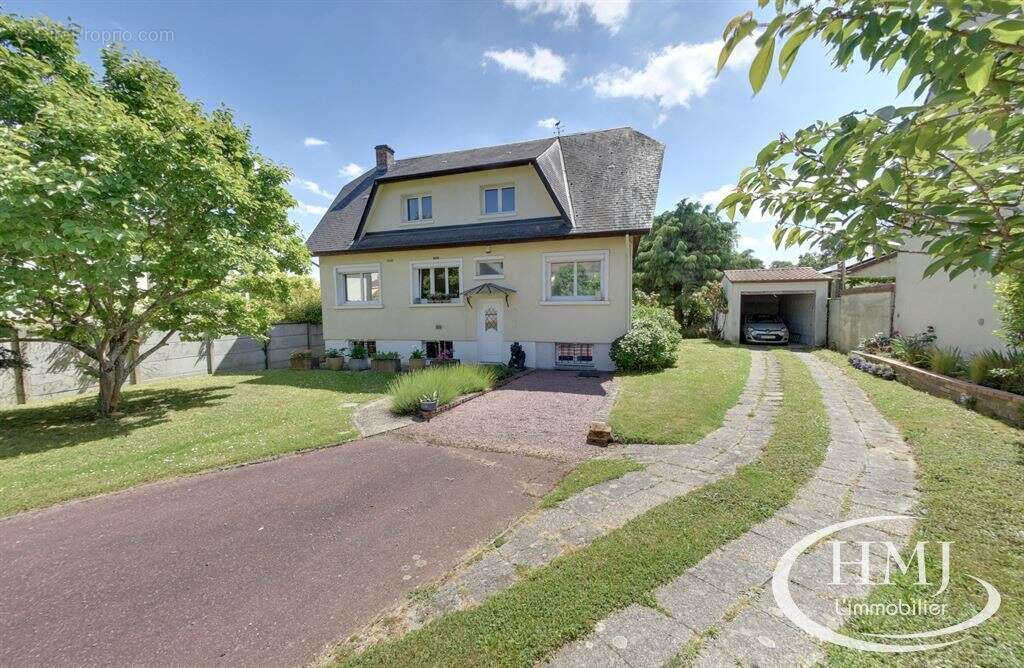 Maison à COURCOURONNES