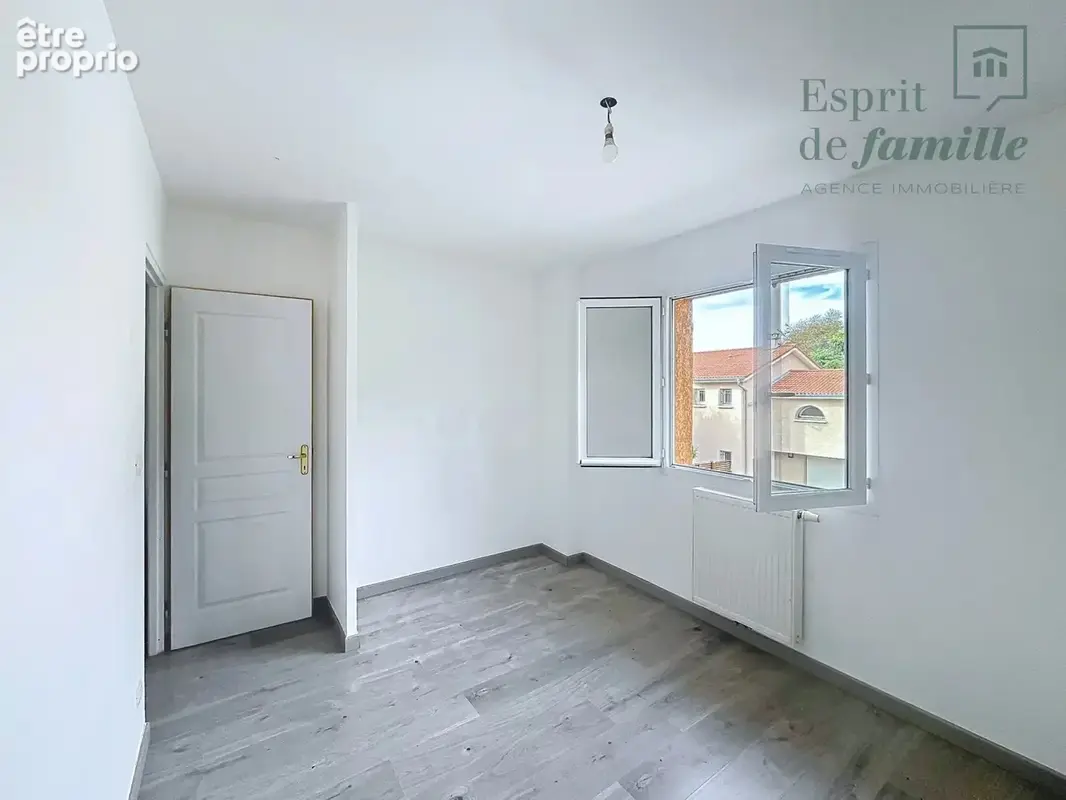 Meyzieu, agréable maison familiale, 4 chambres, jardin, garage - photo 8