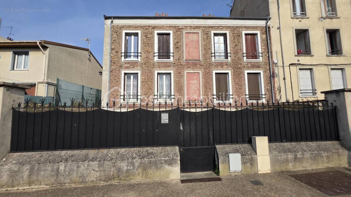 Appartement à CORBEIL-ESSONNES