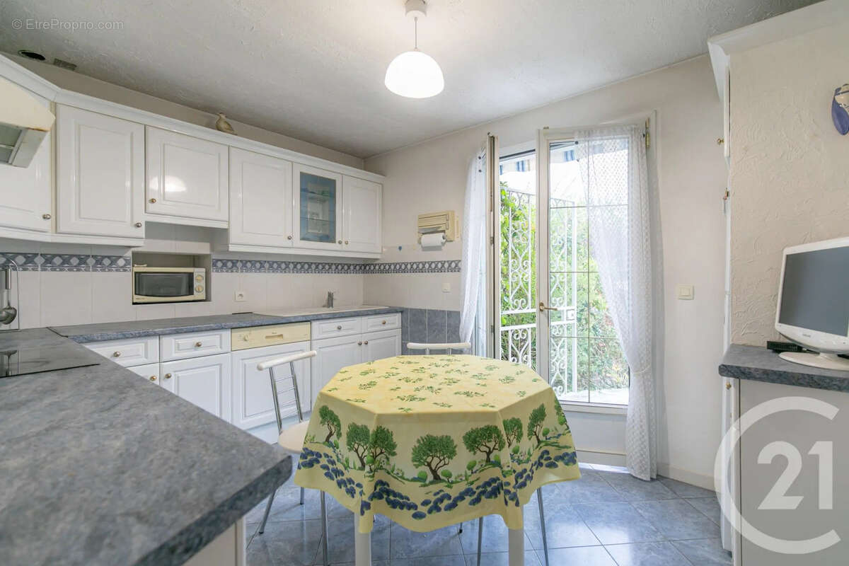 Maison à CHAMPIGNY-SUR-MARNE