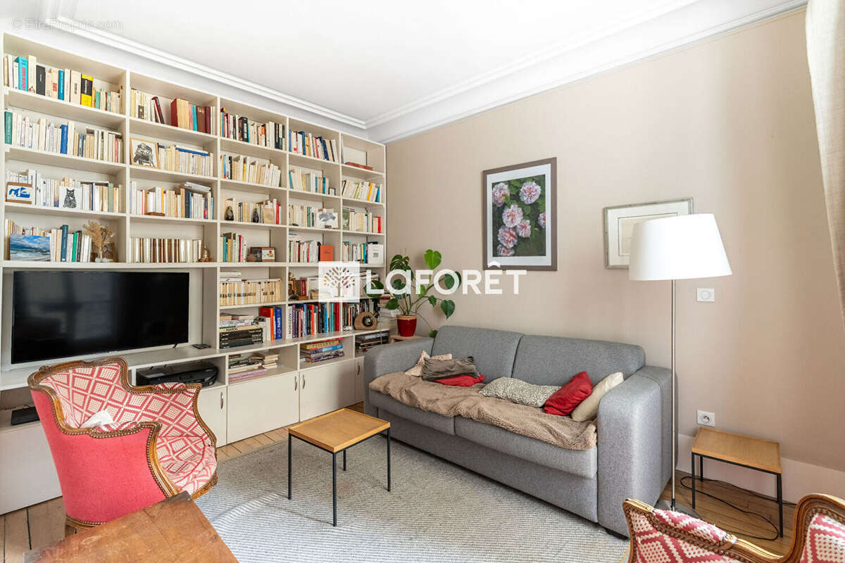 Appartement à PARIS-17E