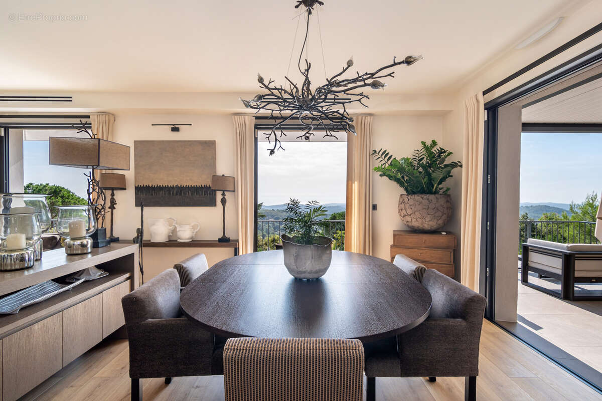 Maison à TOURRETTES-SUR-LOUP