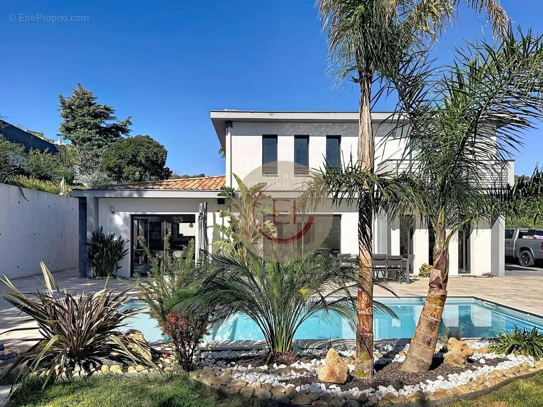 Maison à LES ADRETS-DE-L'ESTEREL