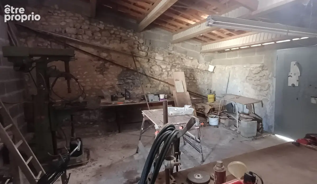 Grande maison à vendre 5 pièces FOUQUEBRUNE (16) + dépendances sur terrain d'env 6800 m2 - photo 21