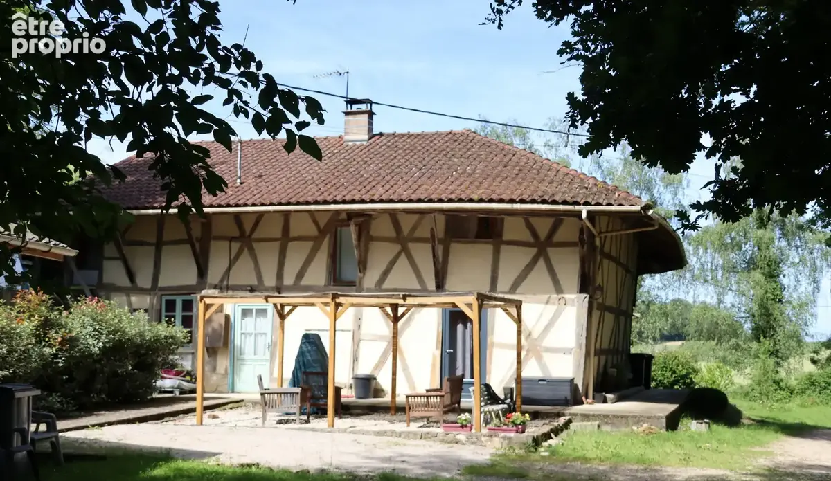 Environnement particulièrement calme avec une magnifique vue dégagée à CURCIAT DONGALON – 181 m² habitables sur 6970 m² de terra - photo 19