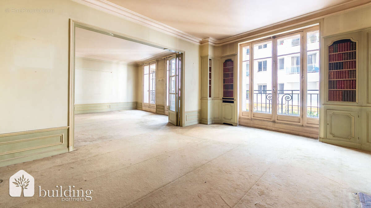 Appartement à PARIS-16E