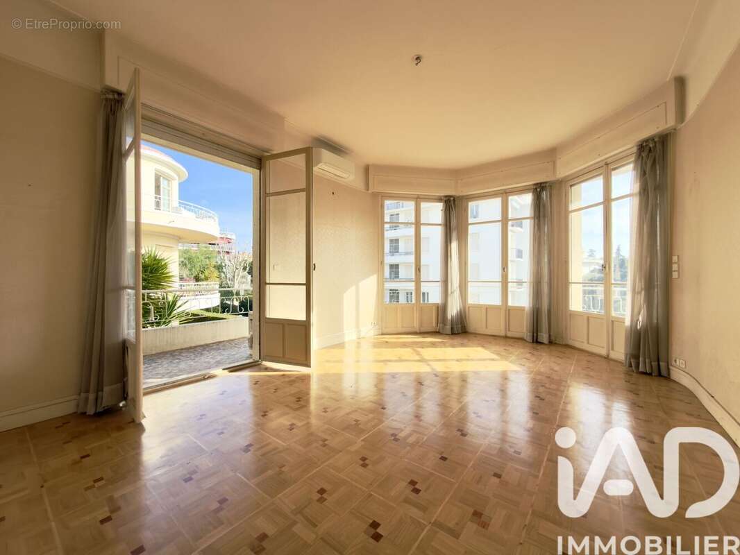 Photo 2 - Appartement à NICE