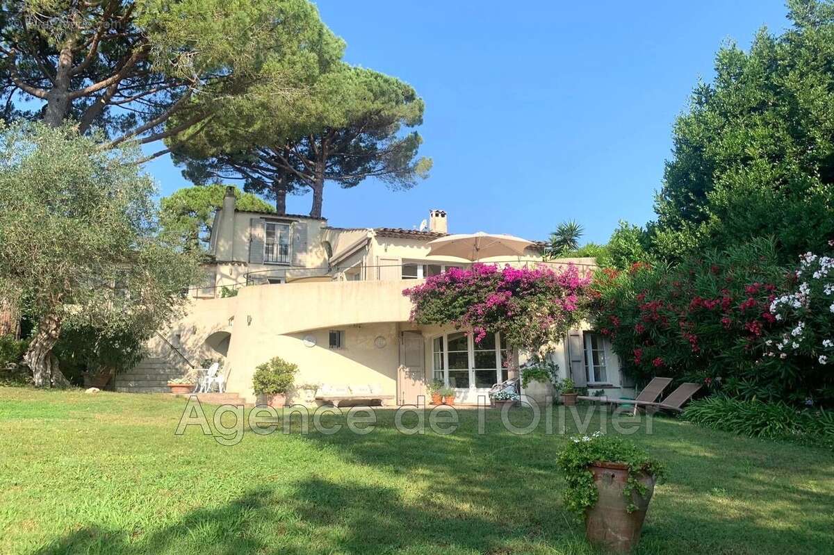Maison à VALBONNE