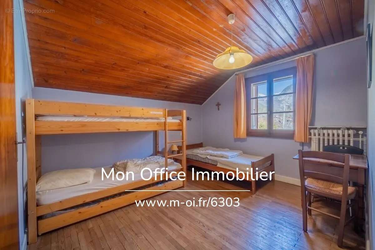 Référence : 6303-TCA - Chalet familial 8 pièces - Proche centre village - Fort potentiel - Sous-sol complet à Samoëns (74330) - photo 11