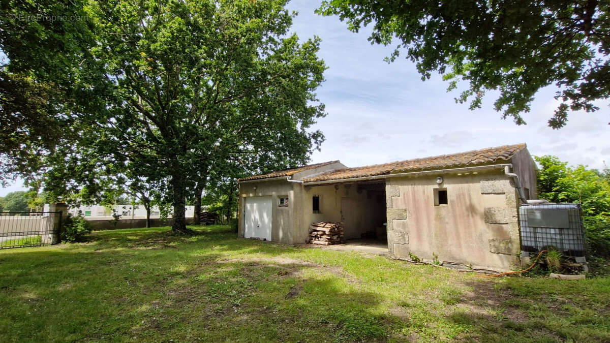 Maison à CHENAC-SAINT-SEURIN-D&#039;UZET