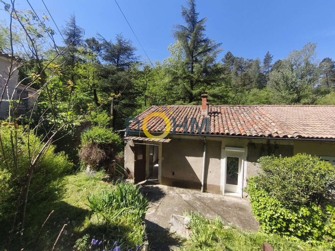 Appartement à LA VERNAREDE