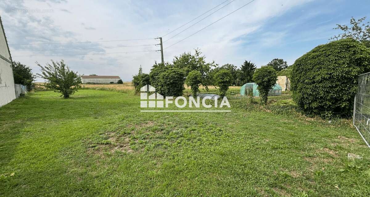 Terrain à BARCY