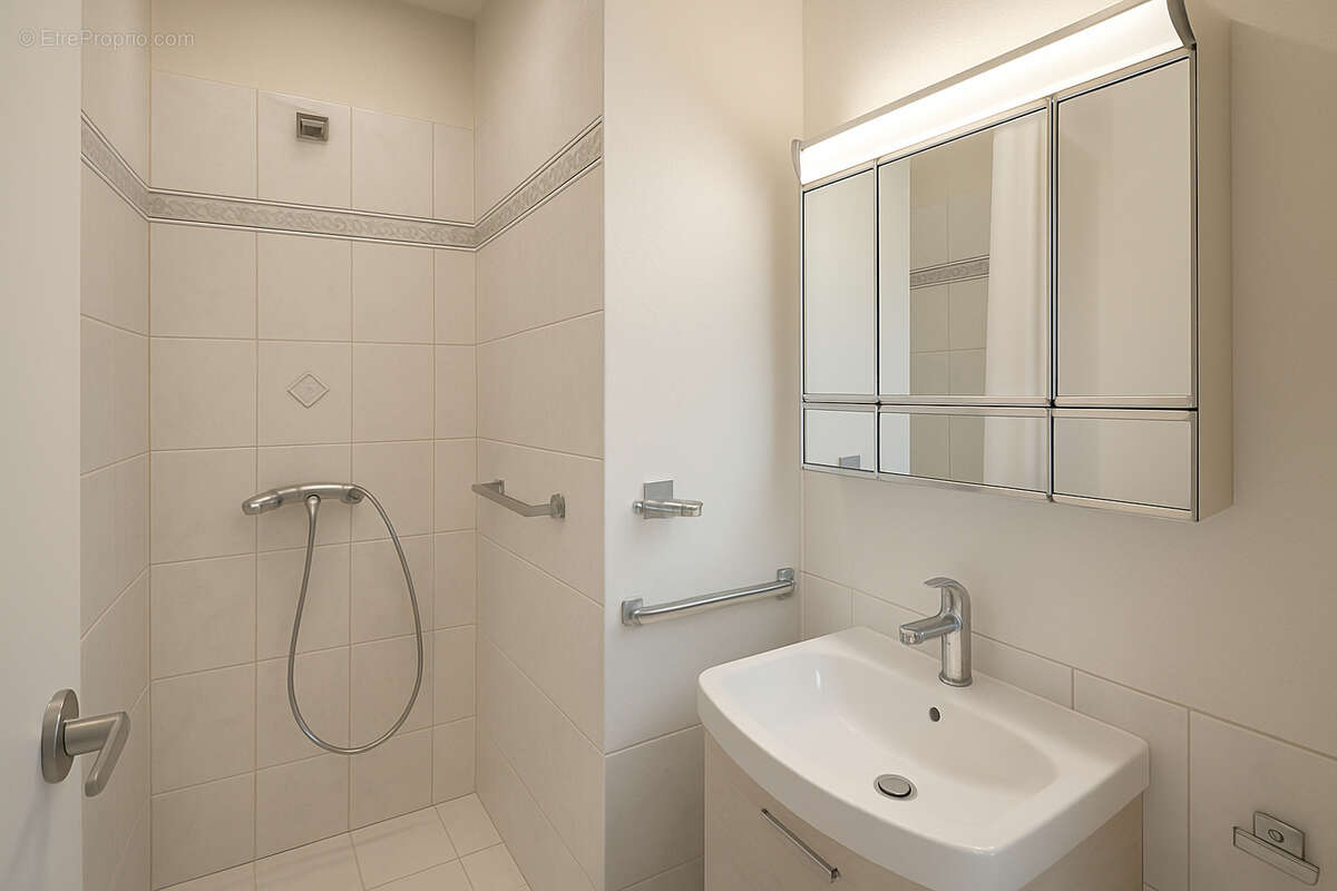 Appartement à SURESNES